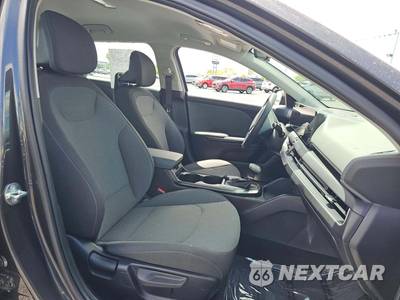 2025 Kia K4 LXS - zdjęcie 18 z 21 - miniatura