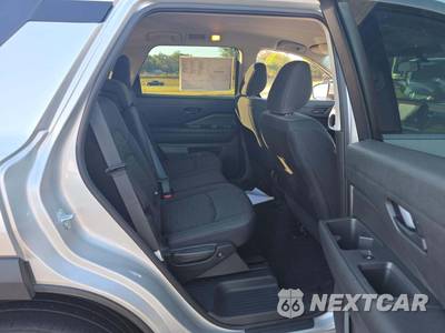 2025 Nissan Pathfinder SV - zdjęcie 17 z 22 - miniatura