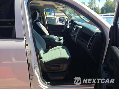 2022 Ram 1500 Classic Tradesman Crew Cab Short Bed - zdjęcie 18 z 21 - miniatura