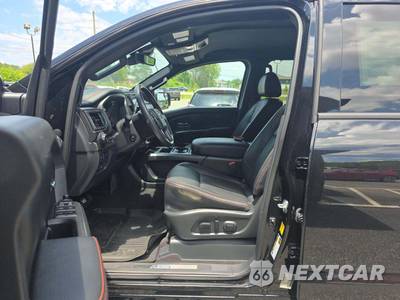 2023 Nissan TITAN PRO-4X Crew Cab Short Bed - zdjęcie 6 z 23 - miniatura