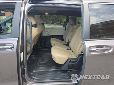 2022 Toyota Sienna XLE 8-Passenger 120.5" WB - zdjęcie 13 z 21 - miniatura