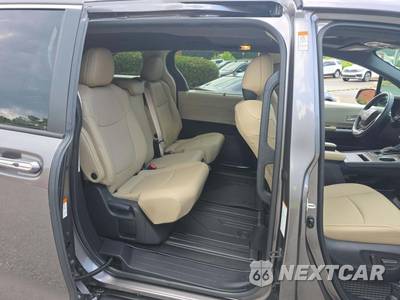 2022 Toyota Sienna XLE 8-Passenger 120.5" WB - zdjęcie 17 z 21 - miniatura