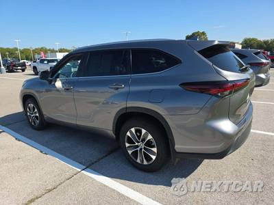 2026 Toyota Highlander XLE - zdjęcie 2 z 24 - miniatura