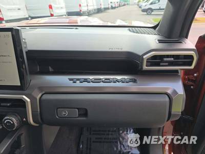 2025 Toyota Tacoma i-FORCE MAX TRD Sport Crew Cab Medium Bed - zdjęcie 19 z 26 - miniatura