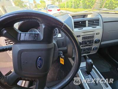 2010 Ford Escape XLT - zdjęcie 8 z 38 - miniatura