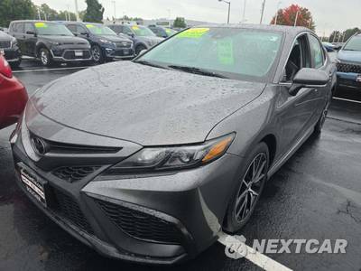 2021 Toyota Camry SE - zdjęcie 1 z 20 - miniatura