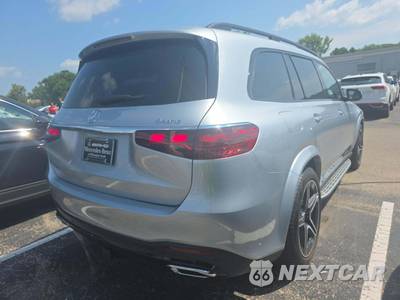2026 Mercedes-Benz GLS 450 4MATIC - zdjęcie 3 z 21 - miniatura