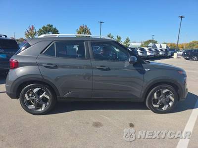 2023 Hyundai Venue SEL - zdjęcie 4 z 20 - miniatura