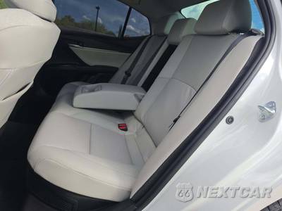 2026 Toyota Camry XLE - zdjęcie 10 z 18 - miniatura
