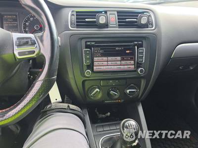2012 Volkswagen Jetta GLI Sedan - zdjęcie 7 z 17 - miniatura