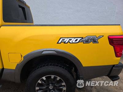 2018 Nissan TITAN PRO-4X Crew Cab Short Bed - zdjęcie 22 z 27 - miniatura
