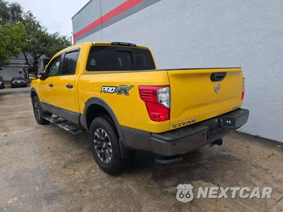 2018 Nissan TITAN PRO-4X Crew Cab Short Bed - zdjęcie 2 z 27 - miniatura