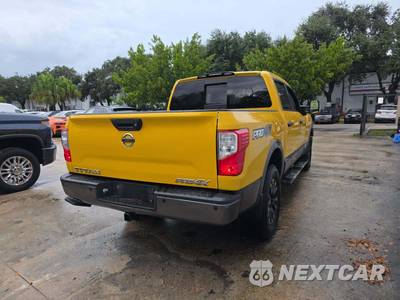 2018 Nissan TITAN PRO-4X Crew Cab Short Bed - zdjęcie 3 z 27 - miniatura
