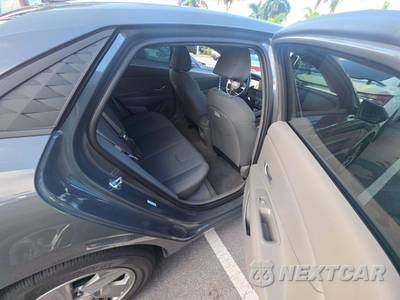 2026 Hyundai Elantra SE - zdjęcie 16 z 21 - miniatura
