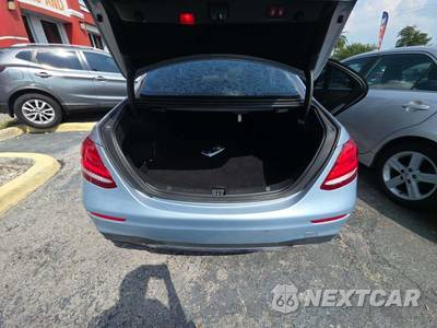 2017 Mercedes-Benz E 300 Sport 4MATIC Sedan - zdjęcie 14 z 26 - miniatura