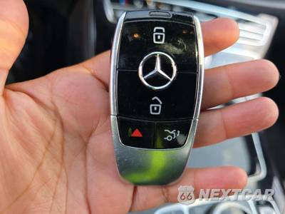 2017 Mercedes-Benz E 300 Sport 4MATIC Sedan - zdjęcie 8 z 26 - miniatura