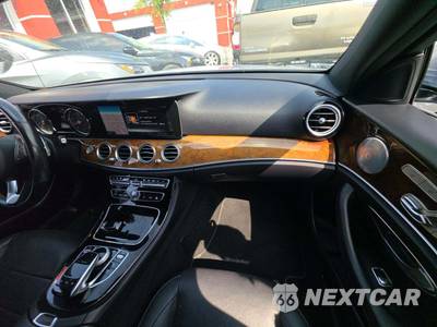 2017 Mercedes-Benz E 300 Sport 4MATIC Sedan - zdjęcie 20 z 26 - miniatura