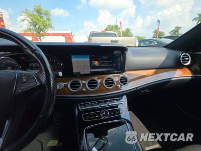 2017 Mercedes-Benz E 300 Sport 4MATIC Sedan - zdjęcie 10 z 26 - miniatura