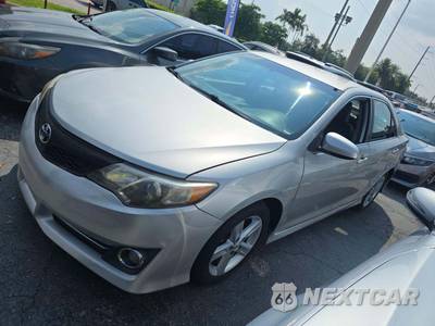 2014 Toyota Camry SE - zdjęcie 1 z 21 - miniatura