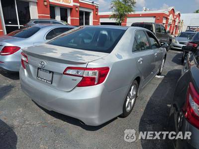 2014 Toyota Camry SE - zdjęcie 3 z 21 - miniatura