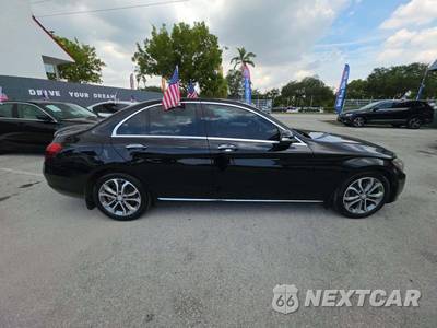 2015 Mercedes-Benz C 300 4MATIC Sedan - zdjęcie 4 z 29 - miniatura