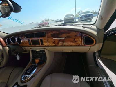 2005 Jaguar XK8 Convertible - zdjęcie 19 z 21 - miniatura