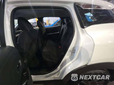 2025 Nissan Kicks S - zdjęcie 13 z 23 - miniatura