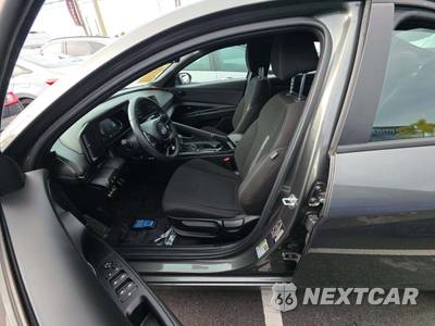 2025 Hyundai Elantra SEL Sport - zdjęcie 6 z 21 - miniatura