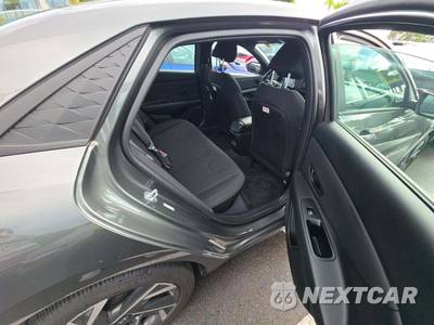 2025 Hyundai Elantra SEL Sport - zdjęcie 16 z 21 - miniatura