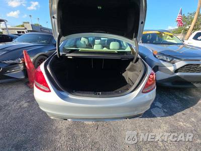 2017 Mercedes-Benz C 300 Sedan - zdjęcie 14 z 23 - miniatura