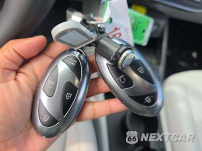2026 Hyundai Kona Limited - zdjęcie 8 z 21 - miniatura