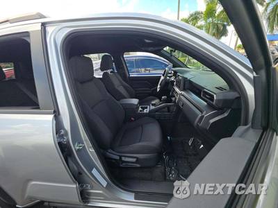 2025 Toyota 4Runner SR5 - zdjęcie 18 z 22 - miniatura
