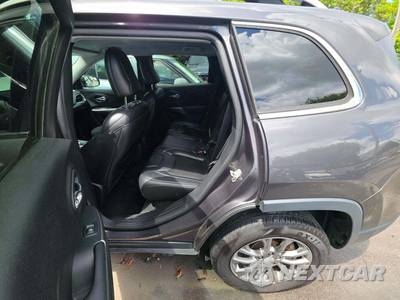 2020 Jeep Cherokee Latitude Plus - zdjęcie 13 z 21 - miniatura