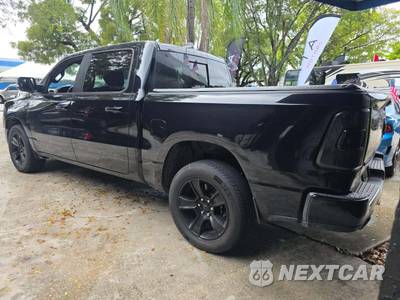 2021 Ram 1500 Big Horn Crew Cab Short Bed - zdjęcie 2 z 22 - miniatura