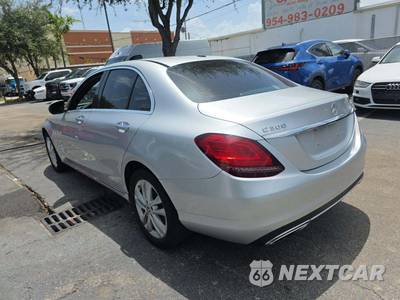 2019 Mercedes-Benz C 300 4MATIC Sedan - zdjęcie 2 z 24 - miniatura