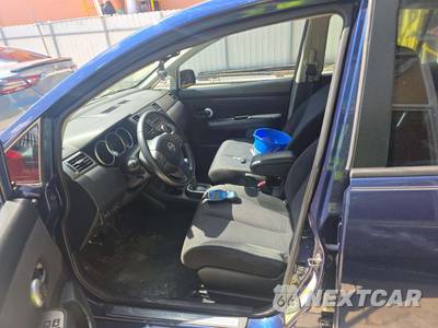 2012 Nissan Versa 1.8 SL Hatchback - zdjęcie 6 z 21 - miniatura