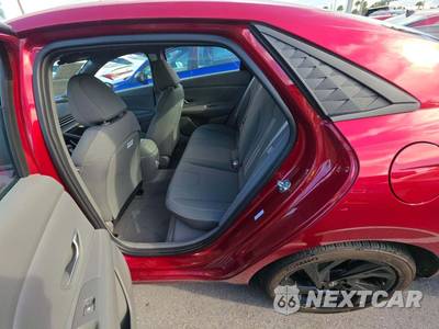 2026 Hyundai Elantra SEL Sport - zdjęcie 13 z 21 - miniatura