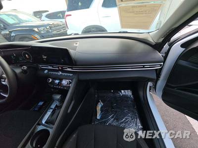 2025 Hyundai Elantra SEL Convenience - zdjęcie 19 z 22 - miniatura