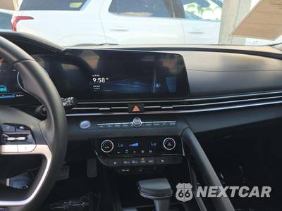 2025 Hyundai Elantra SEL Convenience - zdjęcie 10 z 22 - miniatura