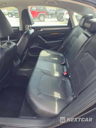 2017 Volkswagen Passat 1.8T R-Line w/Comfort Pkg - zdjęcie 13 z 26 - miniatura