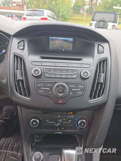 2016 Ford Focus SE Sedan - zdjęcie 7 z 36 - miniatura