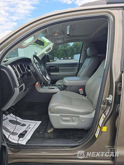 2016 Toyota Sequoia SR5 - zdjęcie 3 z 32 - miniatura