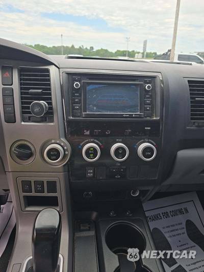 2016 Toyota Sequoia SR5 - zdjęcie 7 z 32 - miniatura