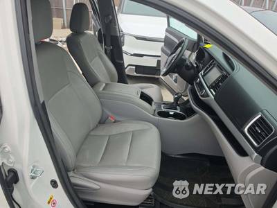 2014 Toyota Highlander XLE - zdjęcie 16 z 18 - miniatura