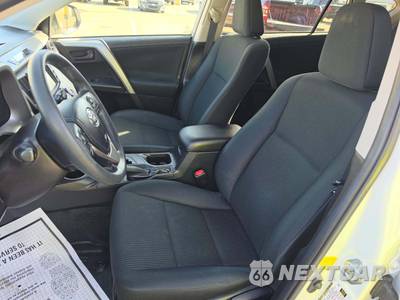 2018 Toyota RAV4 LE - zdjęcie 3 z 17 - miniatura