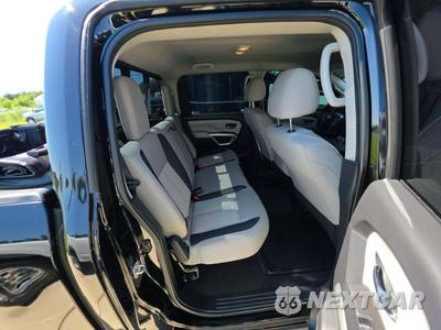 2022 Nissan TITAN SV Crew Cab Short Bed - zdjęcie 16 z 31 - miniatura