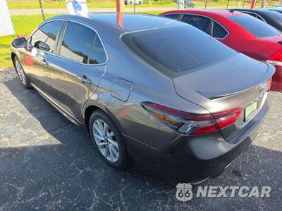 2022 Toyota Camry SE - zdjęcie 2 z 30 - miniatura