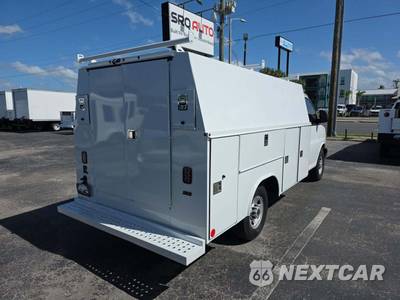 2024 GMC Savana 3500 Cutaway 1WT - zdjęcie 3 z 28 - miniatura