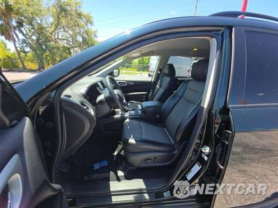 2020 Nissan Pathfinder SV - zdjęcie 3 z 32 - miniatura