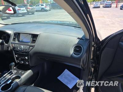 2020 Nissan Pathfinder SV - zdjęcie 17 z 32 - miniatura